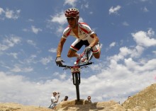 Image: Hungary's Andras Parti reacts as he falls during the men's cross-country mountain bike event  during the London 2012 Olympic Games